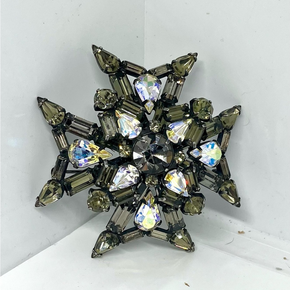 Vintage Weiss Maltese Cross Brooch/Pendant